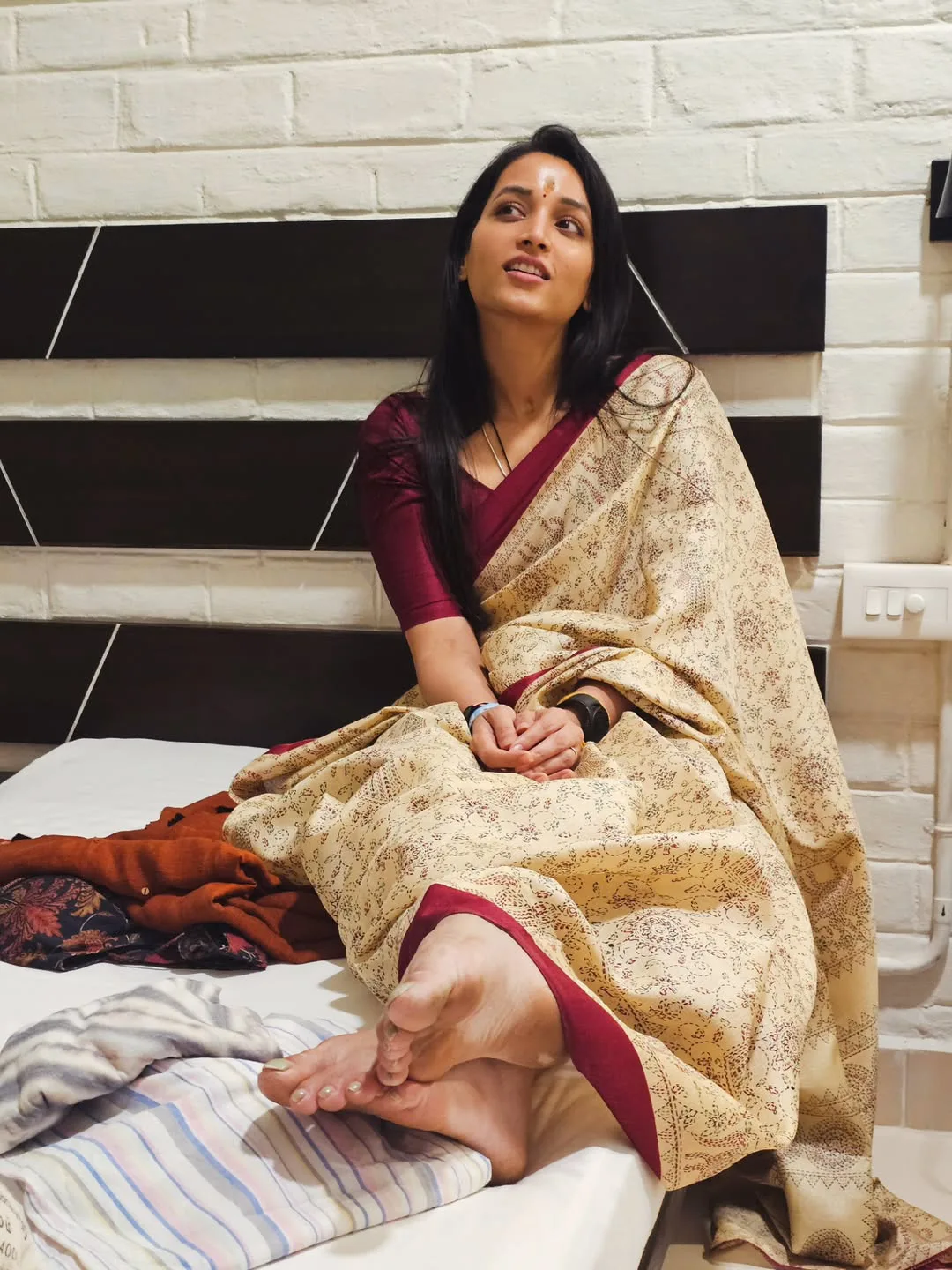 kgf fame srinidhi shetty in devotional mood photos viral on social media