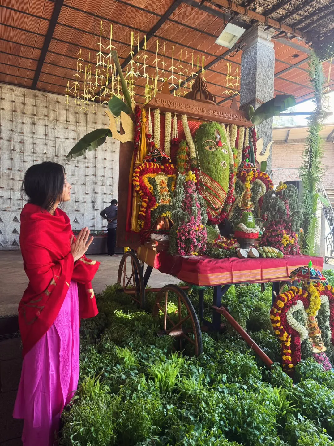 kgf fame srinidhi shetty in devotional mood photos viral on social media