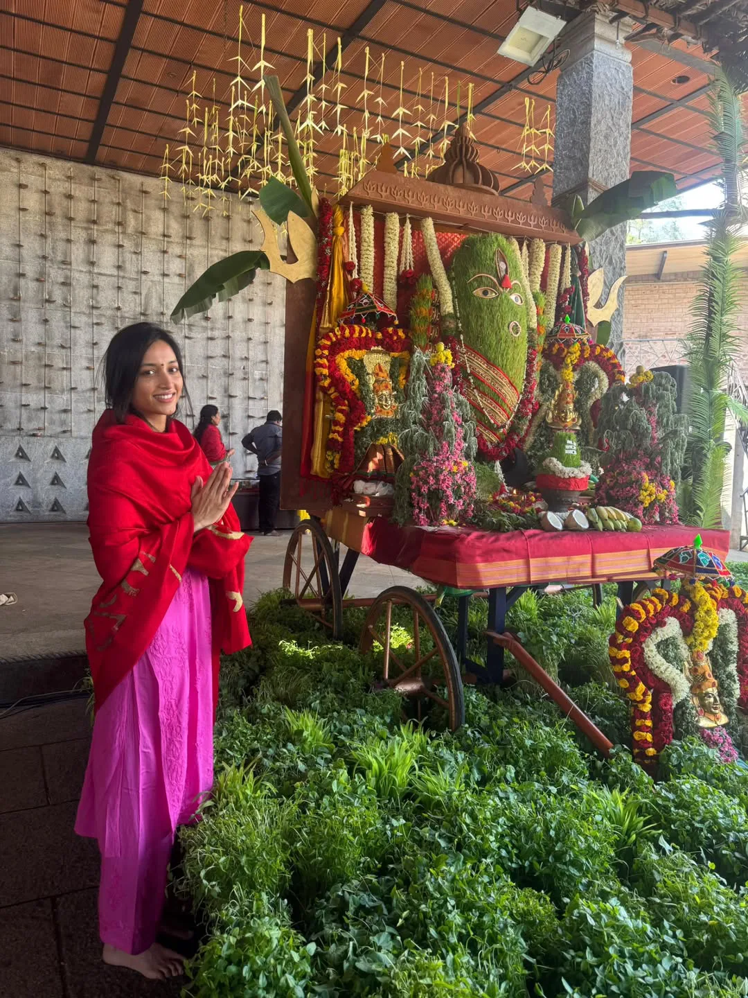kgf fame srinidhi shetty in devotional mood photos viral on social media