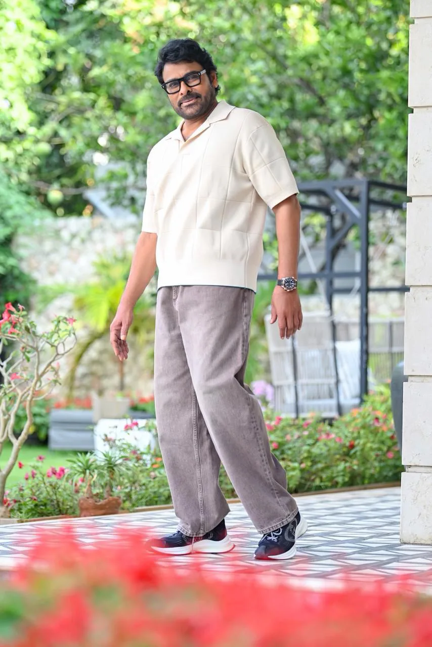 megastar chiranjeevi stylish photoshoot viral on social media