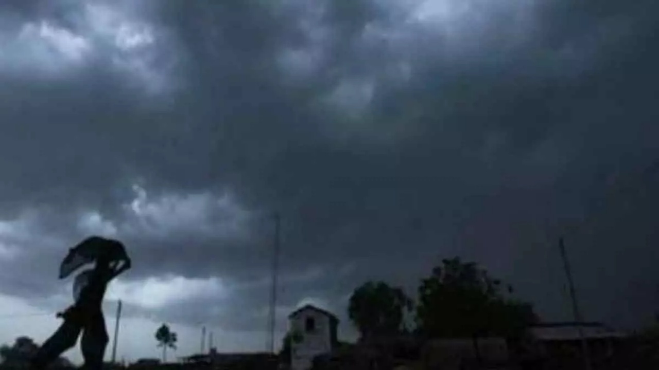Monsoon Arrival : హమ్మయ్యా ఊపిరి పీల్చుకోండి.. రాష్ట్రంలో తగ్గనున్న ఎండలు.. నైరుతి రాక ఎప్పుడంటే..!