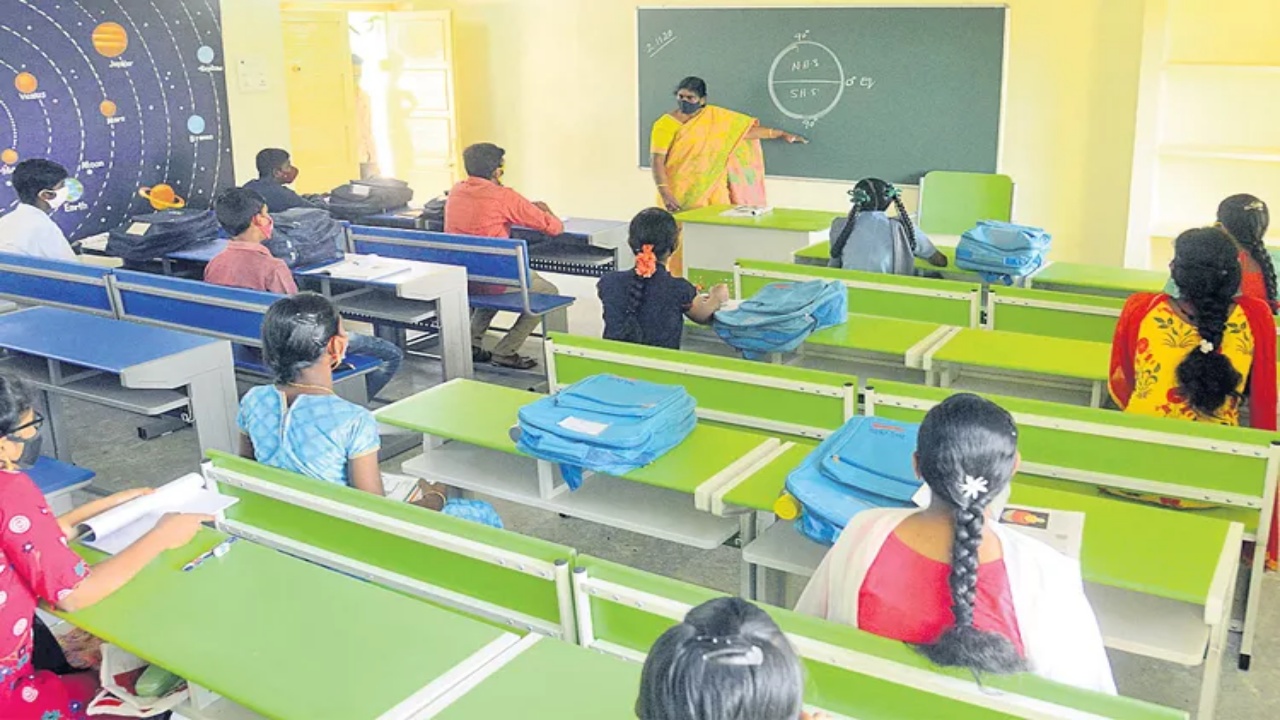 AP SSC Results All Fail : అరే.. మరీ ఇంత దారుణమా రా.. విద్యార్థులు నలుగురు.. టీచర్లు ఏడుగురు.. కానీ అందరూ ఫెయిల్..!