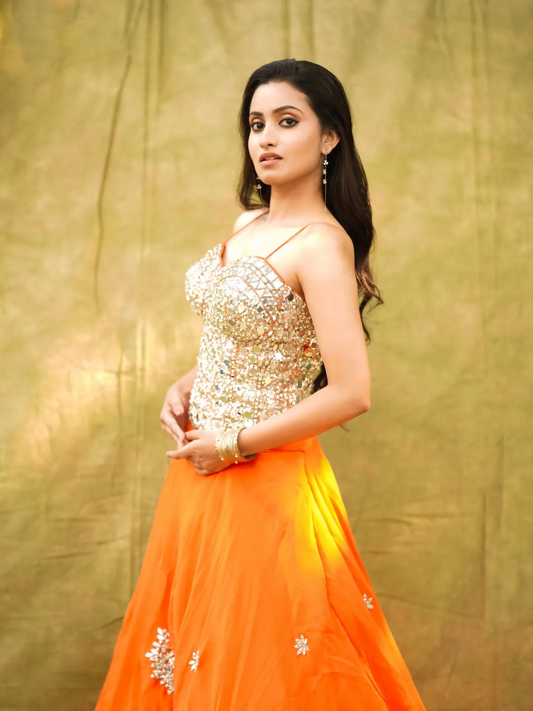tollywood anchor Deepika pilli stunning looks