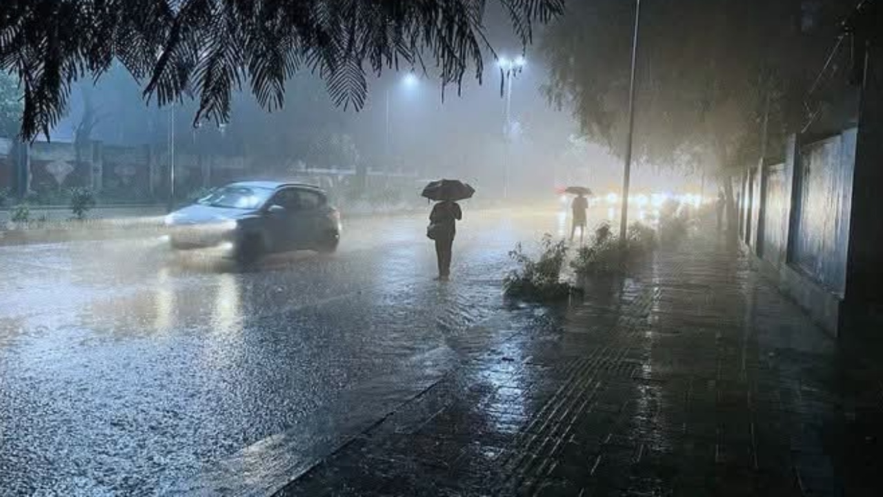 AP Rain Alert : ఏపీ ప్రజలకు బిగ్ అలర్ట్.. ఈ జిల్లాల్లో నేడు భారీ వర్షాలు.. భీకర గాలులు.. హెచ్చరికలు జారీ..