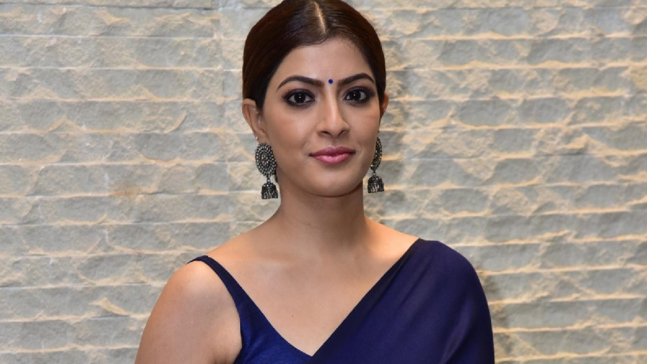 Varalaxmi Sarathkumar : ద‌ర్శ‌కుడి ఆరోప‌ణ‌లు.. స్పందించిన వ‌ర‌లక్ష్మీ.. సోష‌ల్ మీడియాలో డిలీట్ చేసిన పోస్ట్ ఎవ‌రిని ఉద్దేశించి?