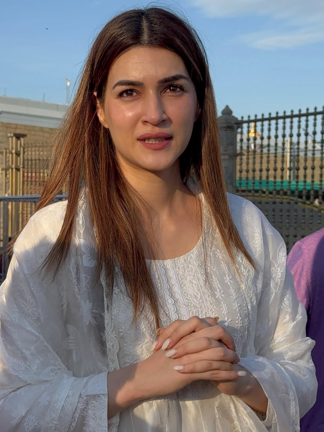 Adipurush Movie Heroine Kriti Sanon Visits Tirumala Venkateswara temple
