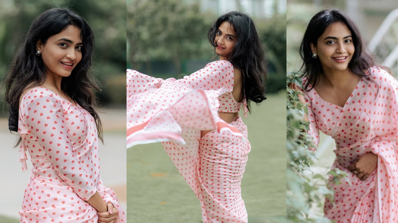 Alekhya Harika : రెట్రో శారీలో అలేఖ్య హారిక.. ఎంత అందంగా ఉందో..