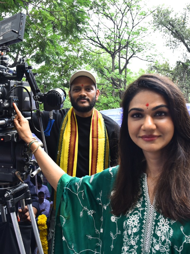 Allu Sneha Reddy Allu Aravind Appearance in Movie Opening Ceremony