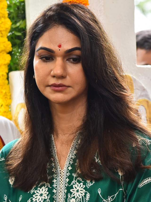 Allu Sneha Reddy Allu Aravind Appearance in Movie Opening Ceremony