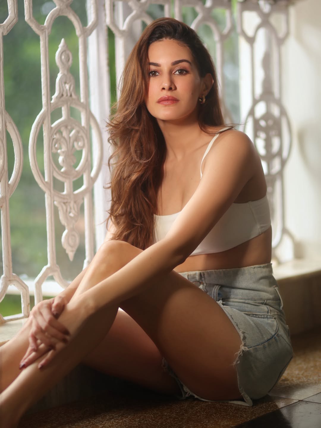 Amyra Dastur Shares Photos in Short Dress