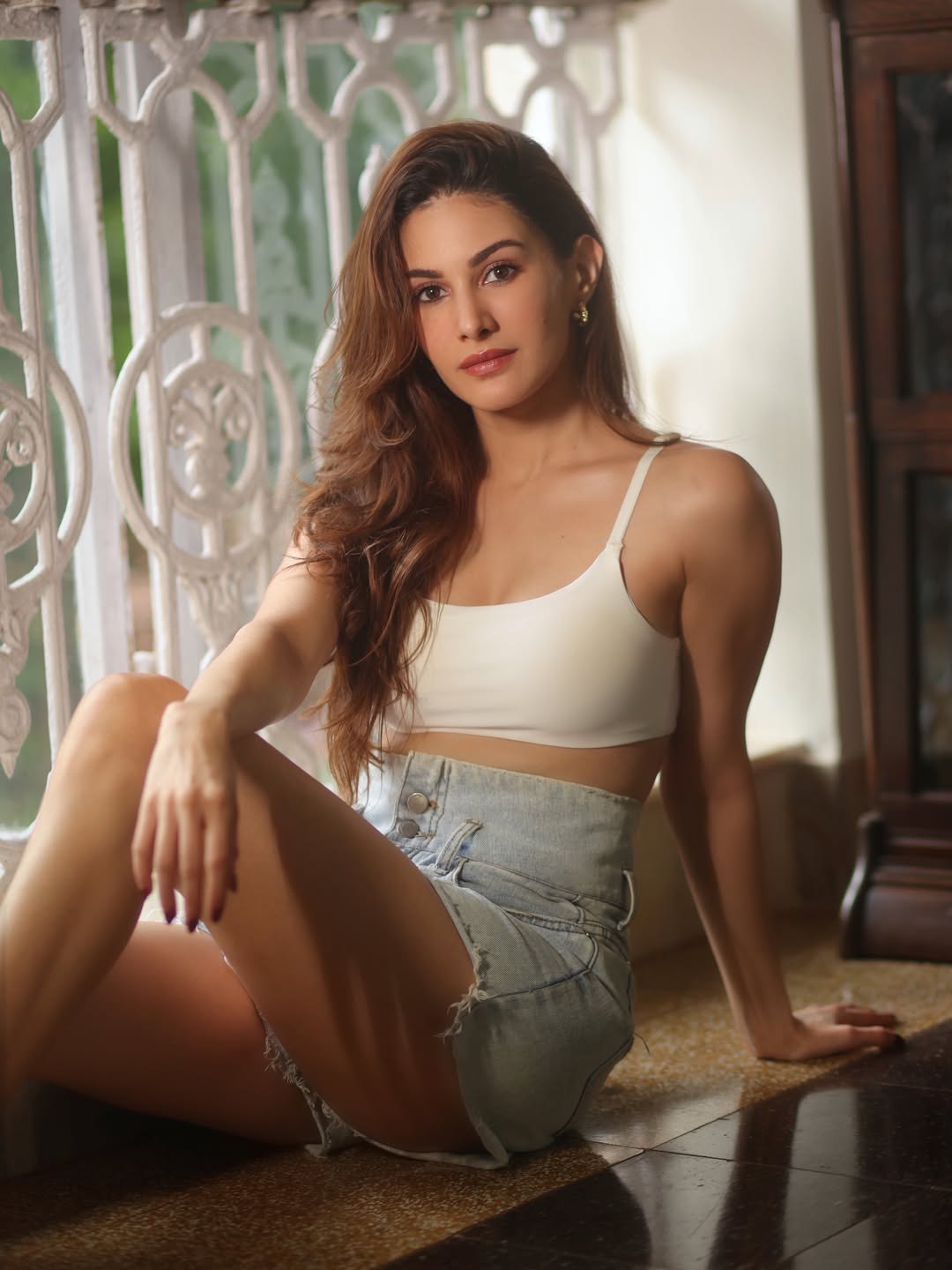 Amyra Dastur Shares Photos in Short Dress