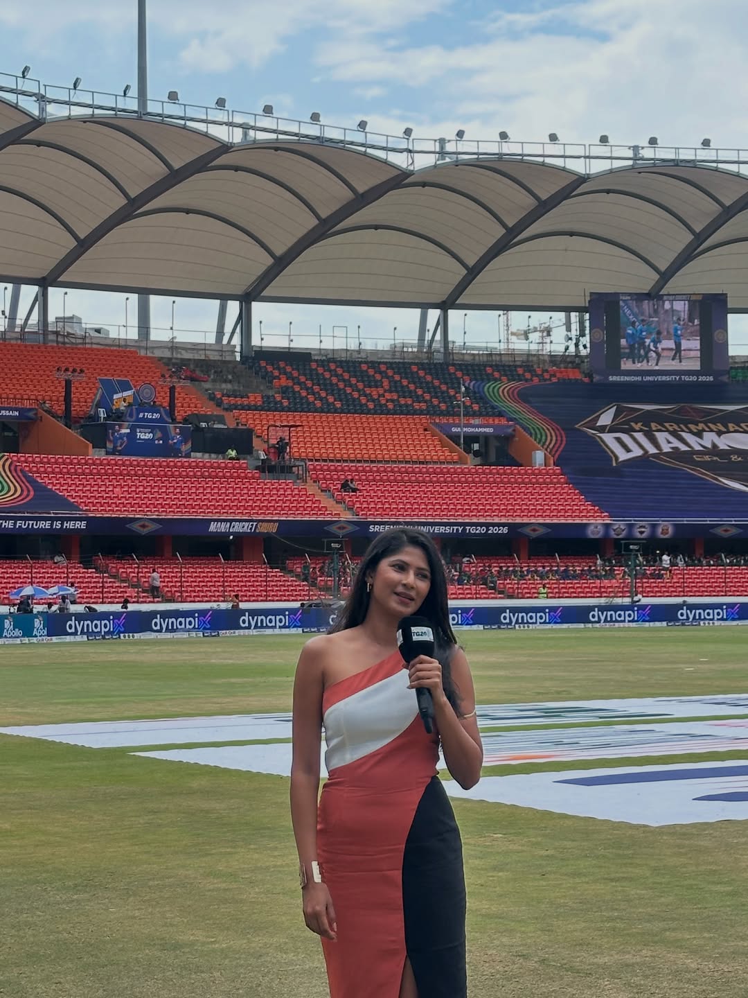 Anchor Neha Chowdary