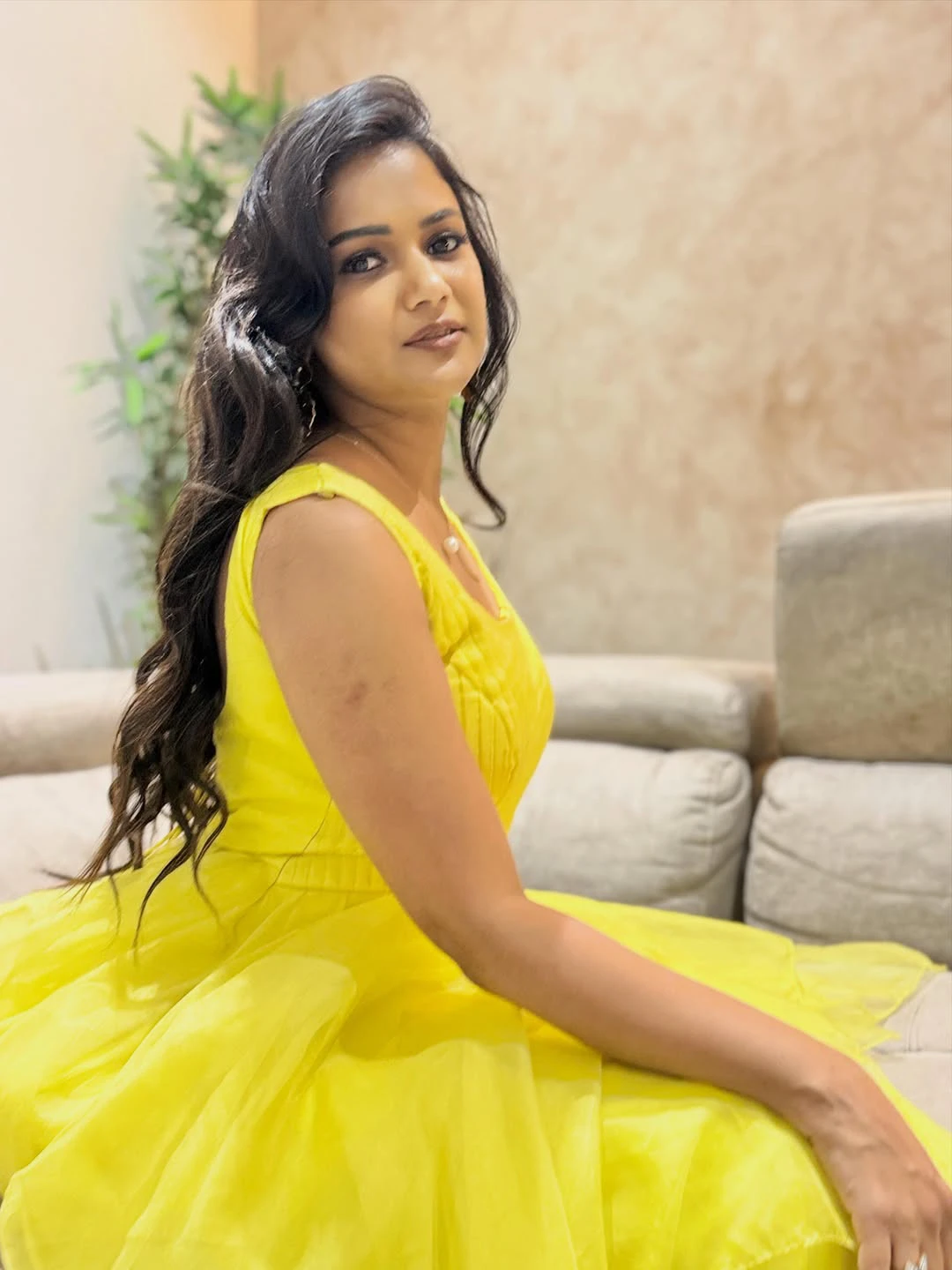 Ariyana Glory Shows her Beauty in Long Frock