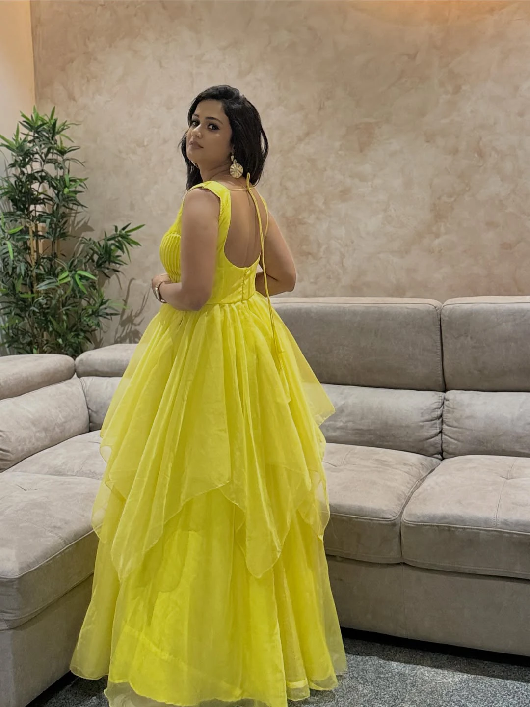 Ariyana Glory Shows her Beauty in Long Frock