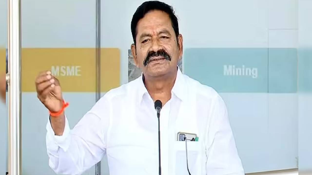 Bolla Brahmanaidu : గండిపేట భూకబ్జా కేసులో కీలక మలుపు.. మాజీ ఎమ్మెల్యే బొల్లా బ్రహ్మనాయుడు అరెస్టు