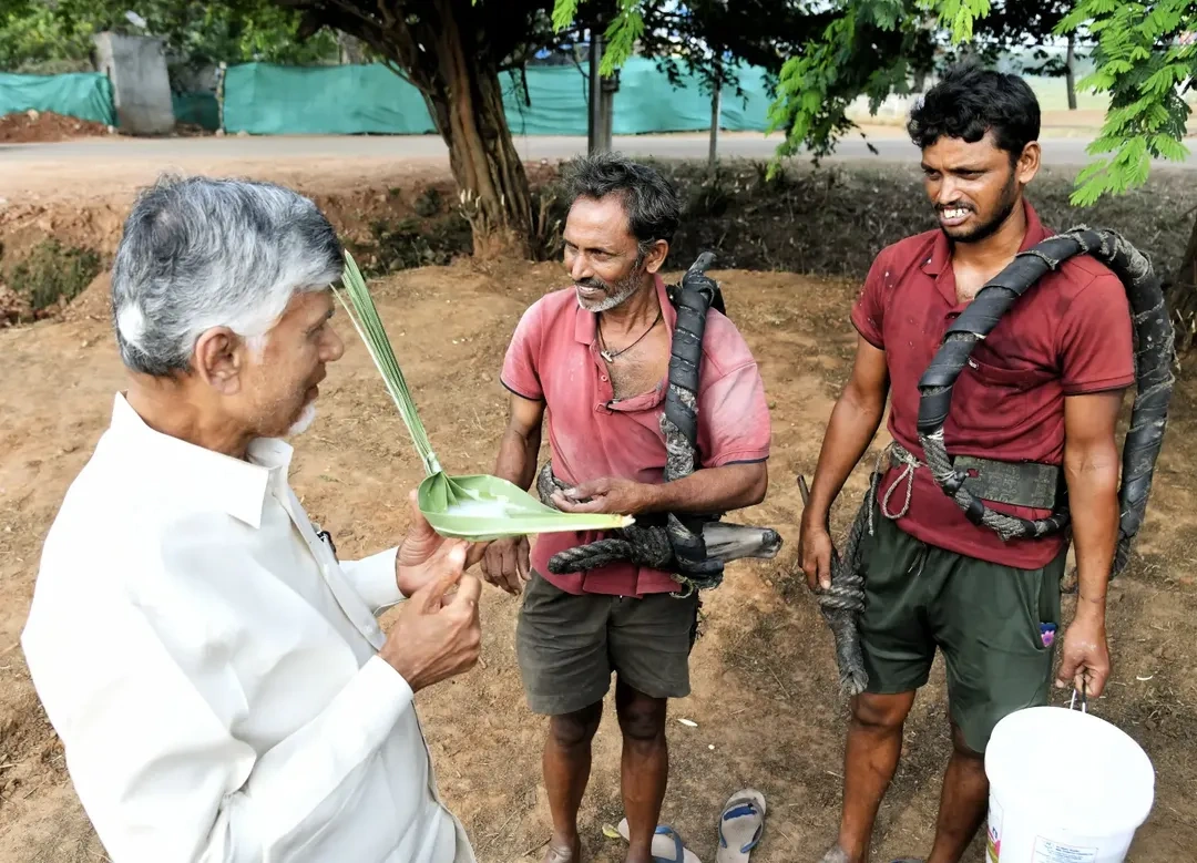 CM Chandrababu Naidu Drinks Palm Toddy