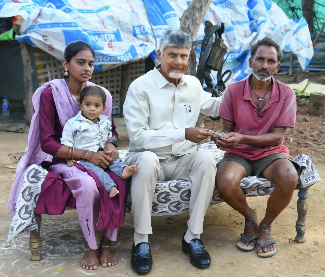 CM Chandrababu Naidu Drinks Palm Toddy