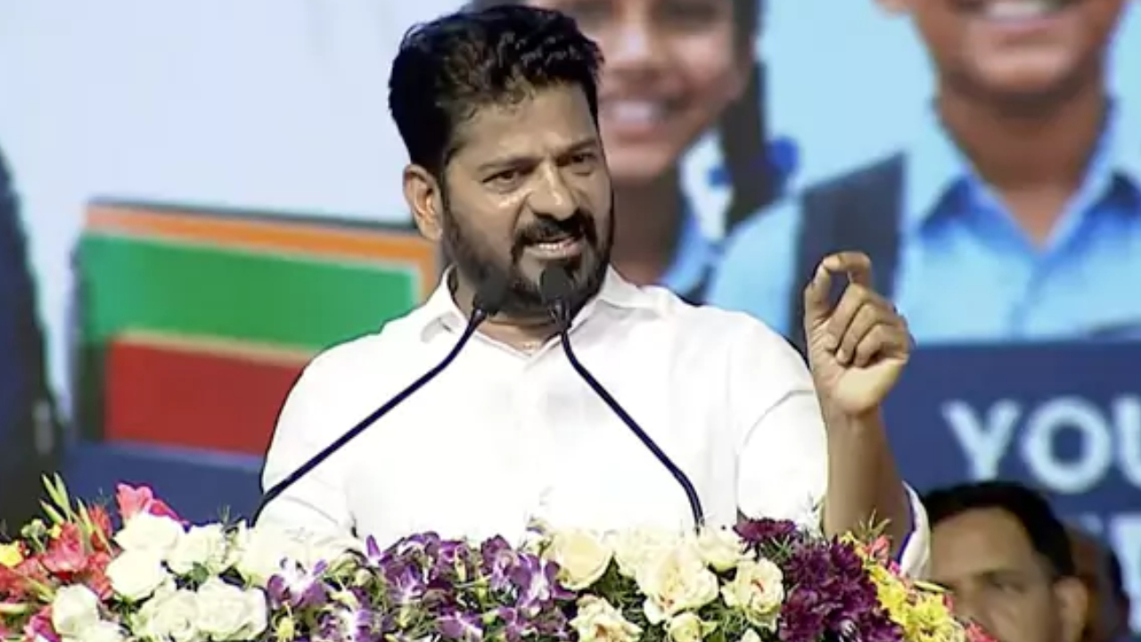 Young India Education: విధ్వంసమైన విద్యాశాఖ వికాసం వైపు.. విద్యార్థుల ఆత్మగౌరవమే మా ప్రాధాన్యమన్న సీఎం రేవంత్