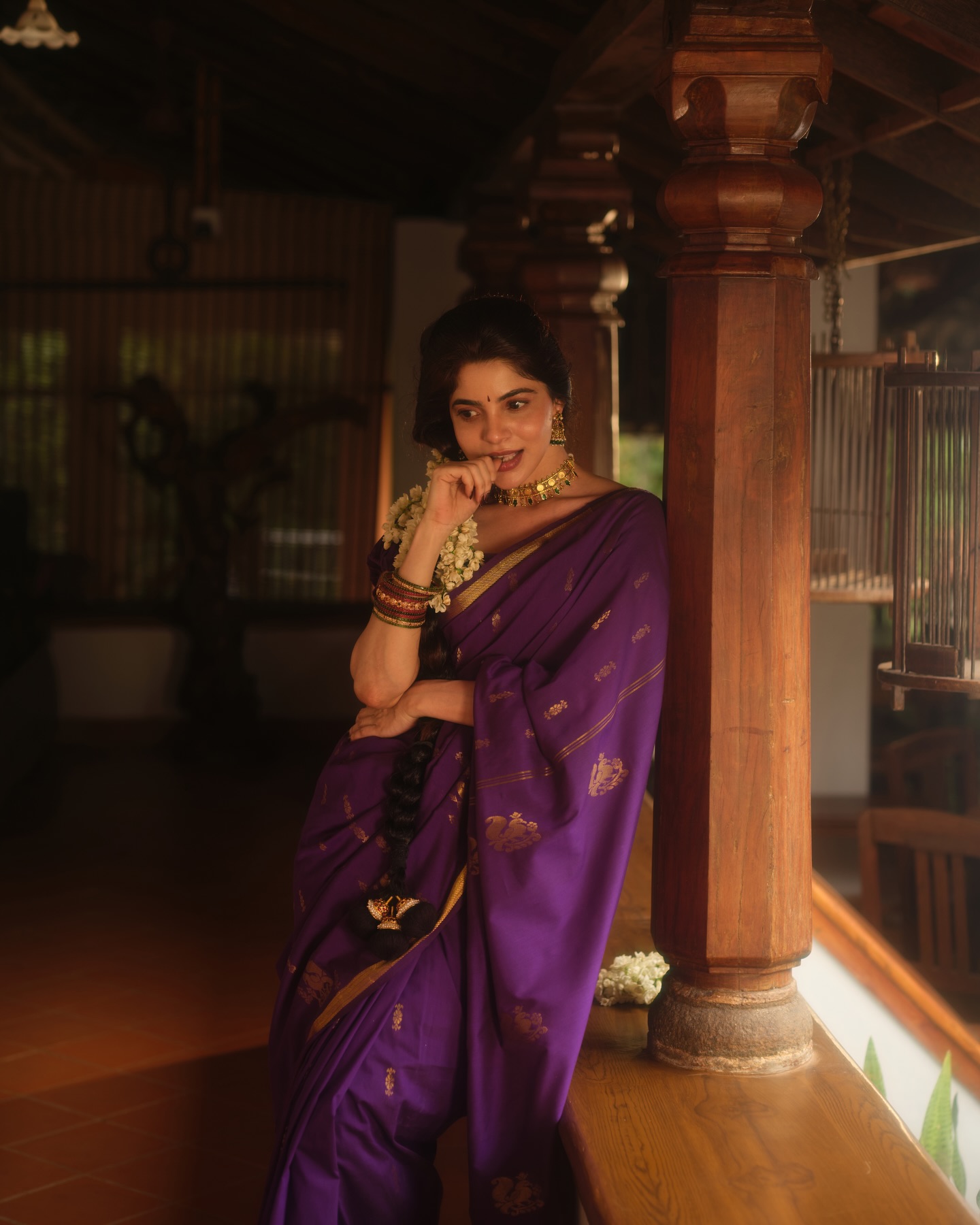 Divyabharathi Traditional Looks in Silk Saree