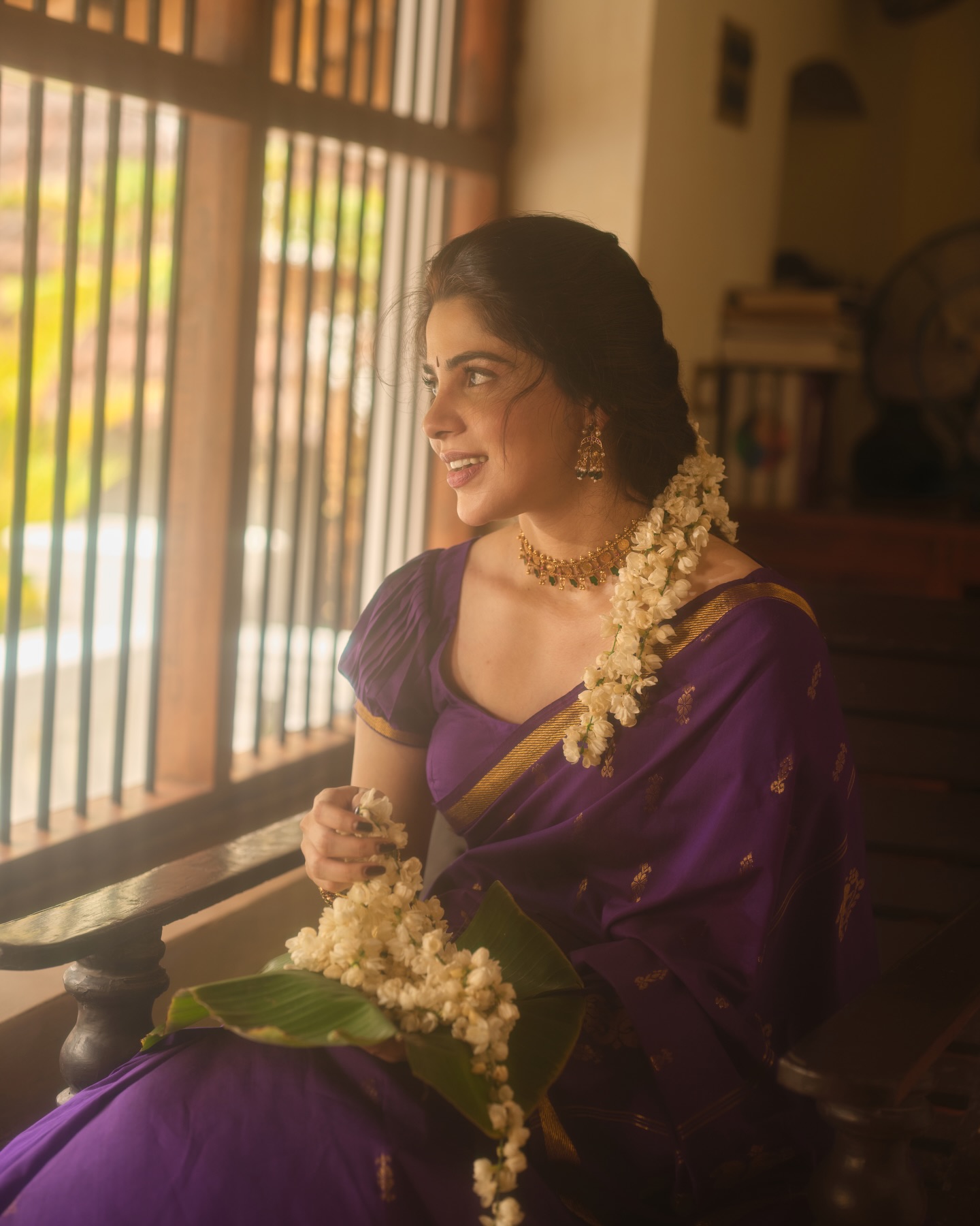 Divyabharathi Traditional Looks in Silk Saree