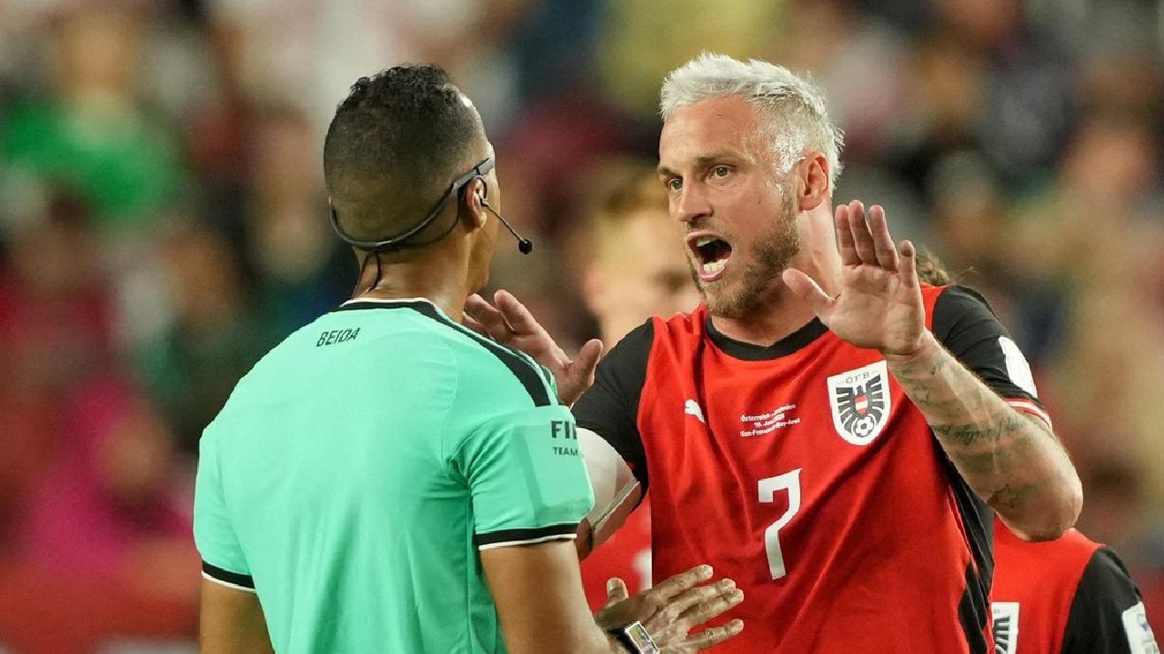 FIFA World Cup 2026 : ఆస్ట్రియా గోల్ కొట్టినా ఇవ్వ‌ని రిఫ‌రీ.. అత‌డే కార‌ణం.. ఆ ఒక్క‌డు చూడ‌కుంటే..?