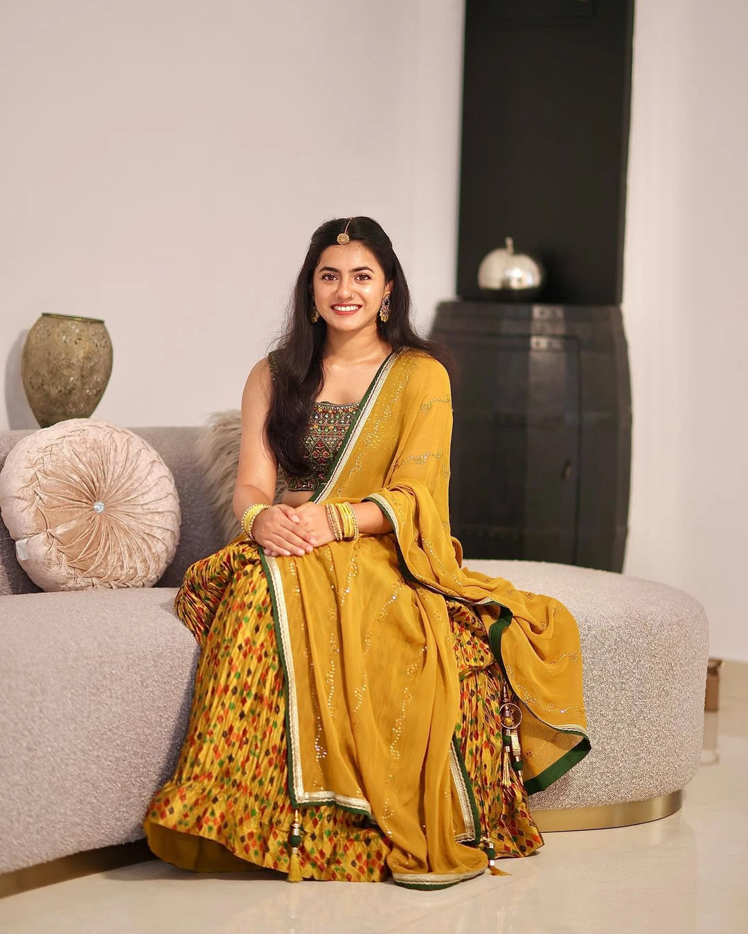 Femina George Malayalam Actress Acting in Allu Arjun Raaka Movie