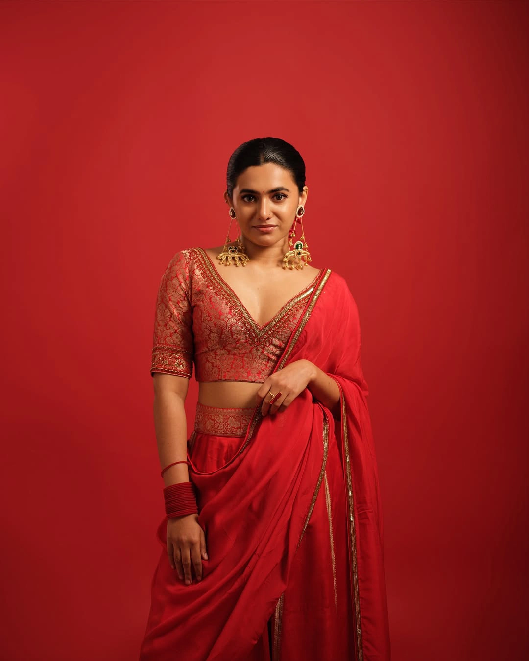 Femina George Malayalam Actress Acting in Allu Arjun Raaka Movie