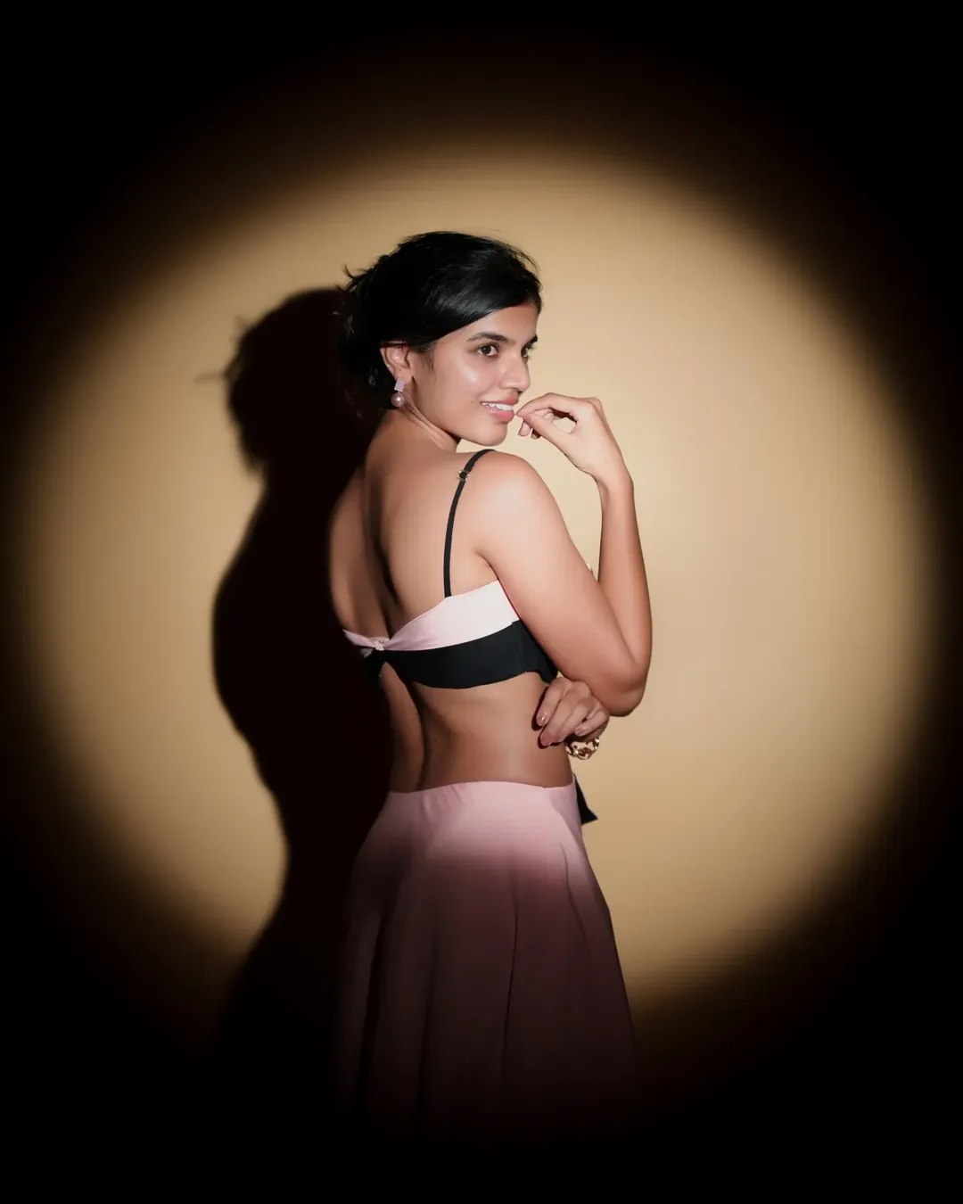 Gayathri Ramana Sizzling Photos in Social Media