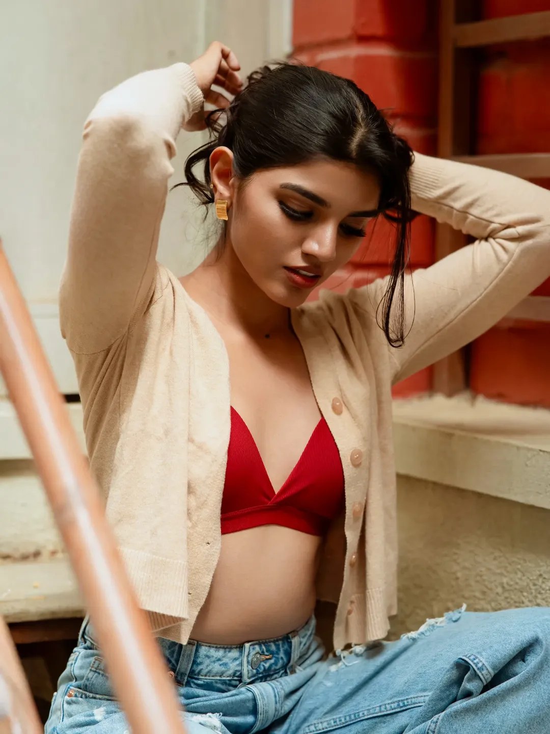 Gayathri Ramana Sizzling Photos in Social Media