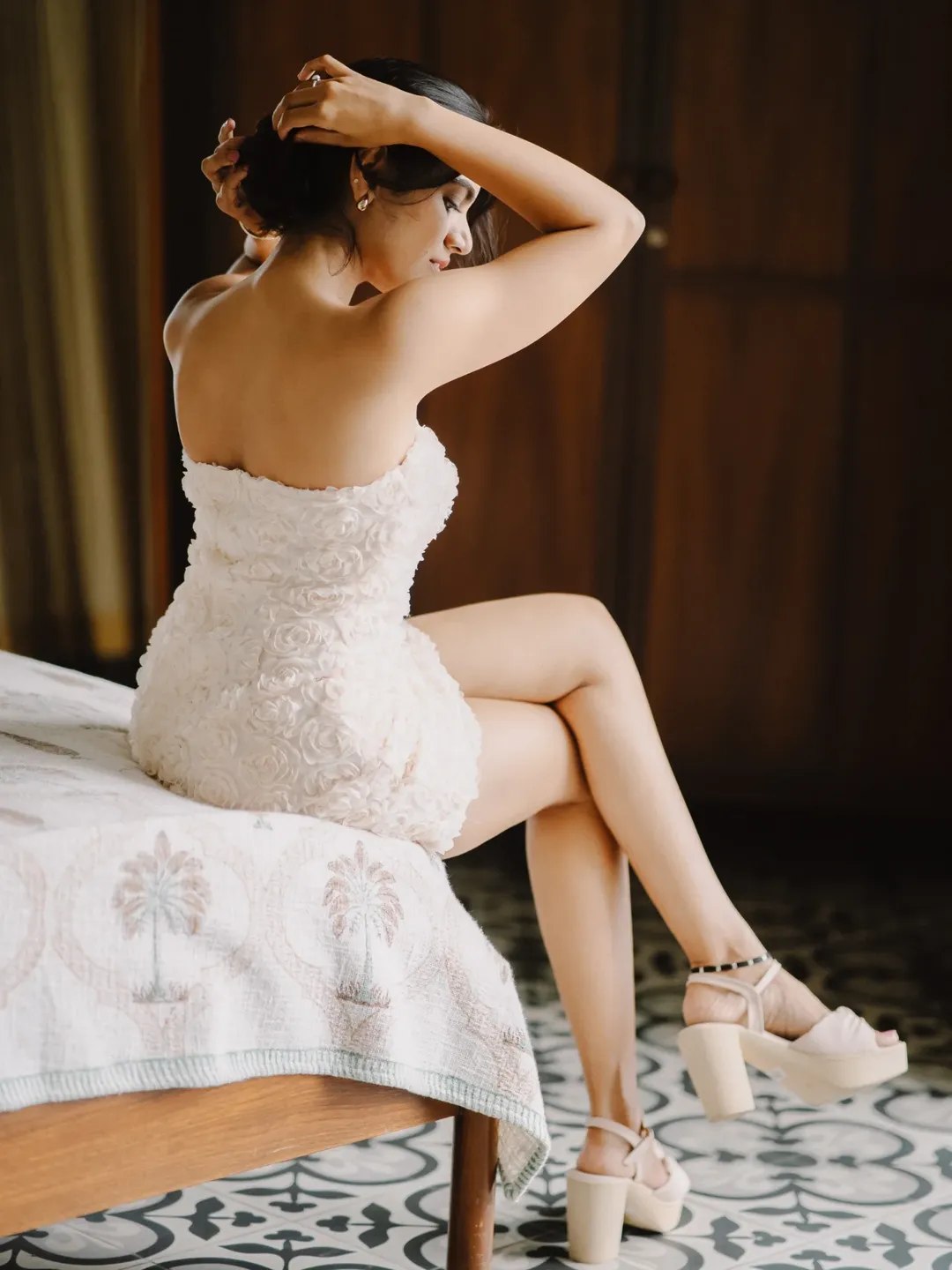 Gayathri Ramana Sizzling Photos in Social Media