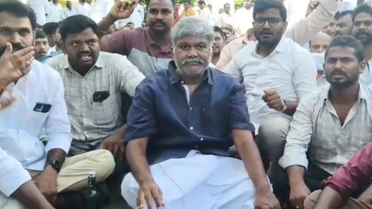 Tadipatri : తాడిపత్రిలో మళ్లీ హైటెన్షన్.. పెద్దారెడ్డి హౌస్‌ అరెస్ట్‌.. భారీ బదోబస్తు