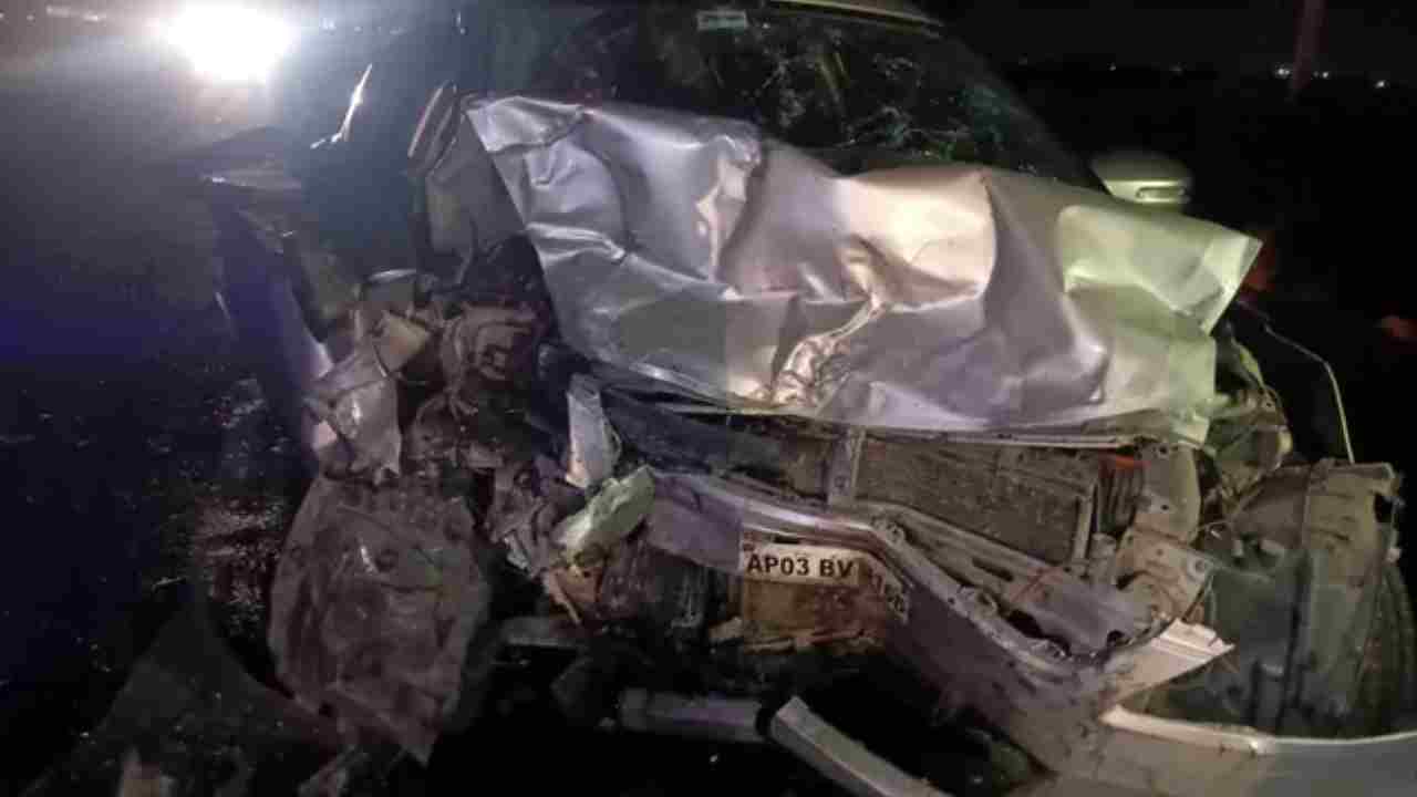 Kadapa Accident: కడప జిల్లాలో ఘోర ప్రమాదం.. ఎదురెదురుగా ఢీకొన్న కార్లు.. ముగ్గురు దుర్మరణం