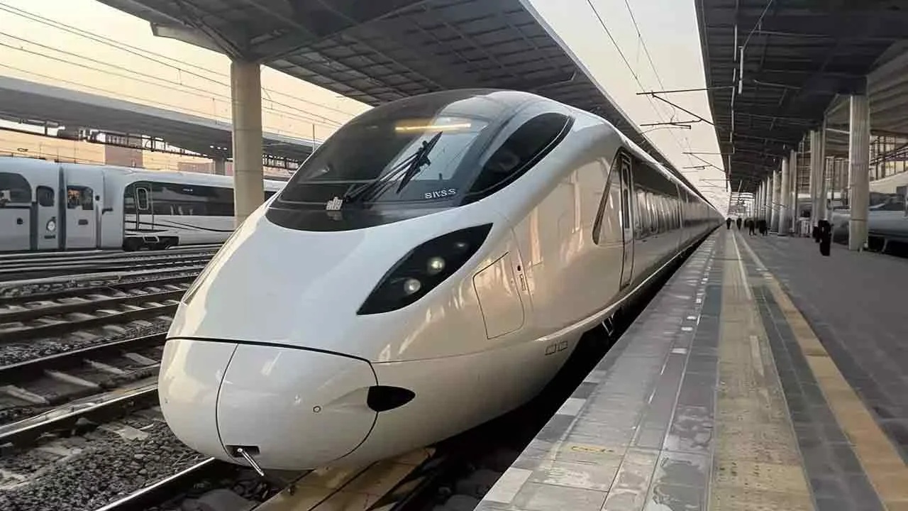Hyderabad To Chennai High Speed Rail : అమరావతి మీదుగానే హైదరాబాద్‌- చెన్నై హైస్పీడ్‌ రైల్‌‌.. తెలంగాణ, ఏపీలో ఈ ప్రాంతాల్లోనే స్టేషన్లు..