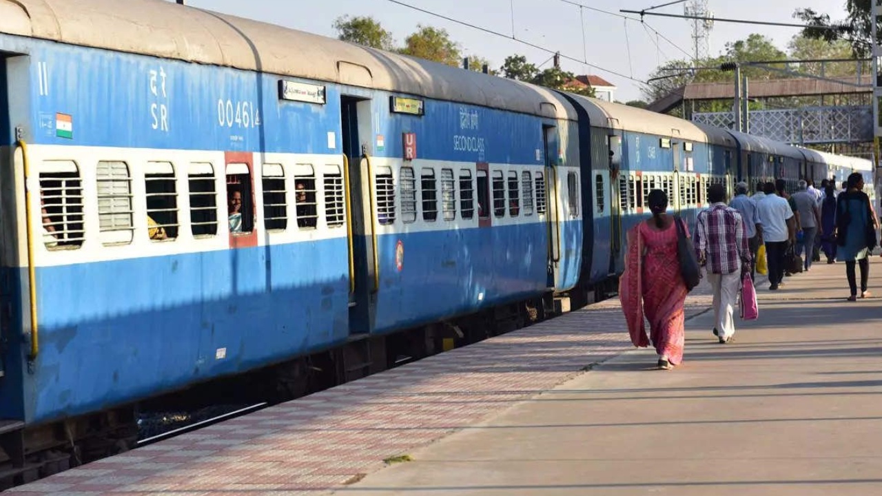 Indian Railways : రైలు ప్రయాణికులకు షాక్.. కొత్త నిబంధనలు అమల్లోకి.. ఇకపై వారి జేబులకు చిల్లు