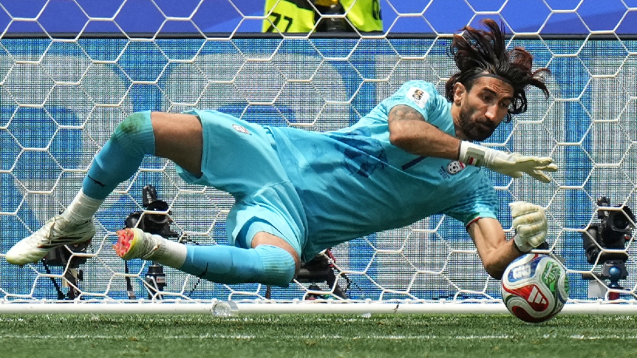 Alireza Beiranvand : గొర్రెల కాపరి నుంచి ప్రపంచకప్ హీరోగా.. ఇరాన్ గోల్ కీప‌ర్ అలిరెజా అద్భుత గాథ