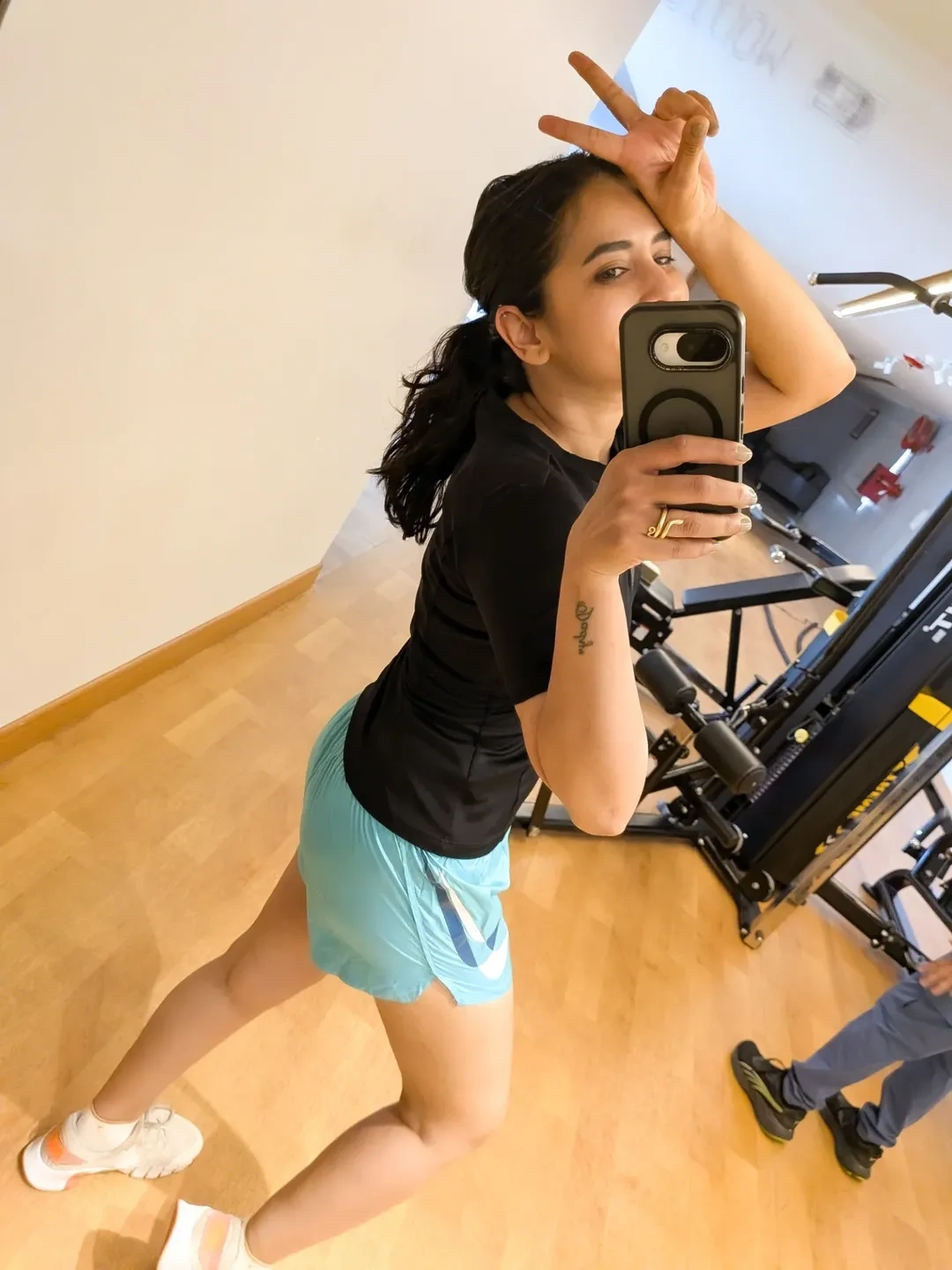 Komalee Prasad Shares Cute Photos from Gym