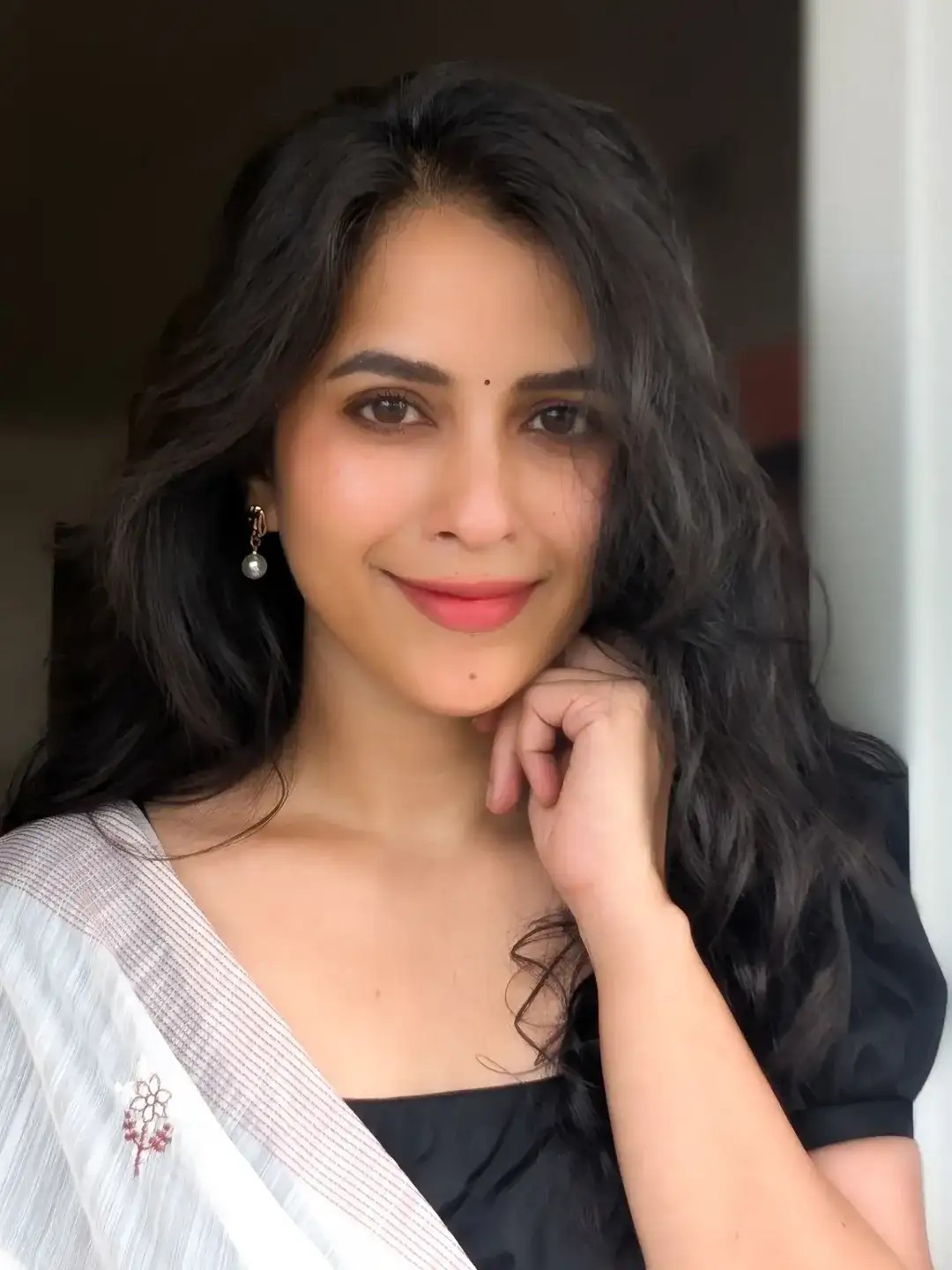 Komalee Prasad Cute Photos in Saree