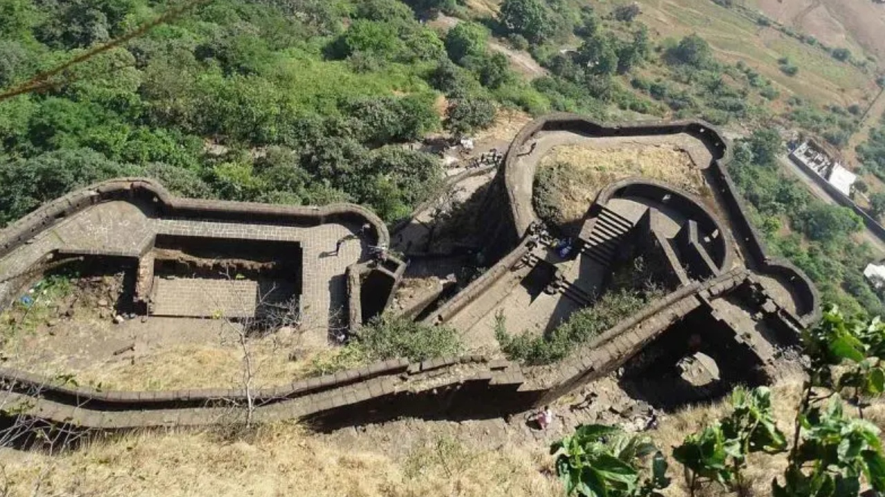 Lohagad Fort : కేతన్ అగర్వాల్ హత్య కేసు ఎఫెక్ట్.. లోహగడ్ కోటకు 25శాతం పెరిగిన పర్యాటకులు.. సియా పాయింట్‌ను చూసేందుకు ఆసక్తి