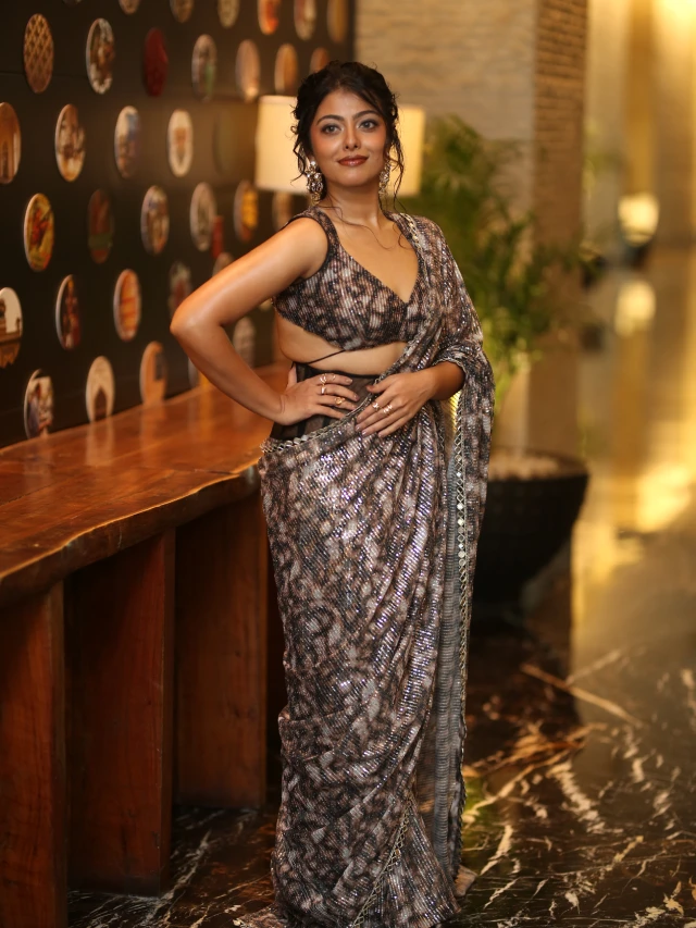 Merin Philip Mesmerizing Looks in Saree