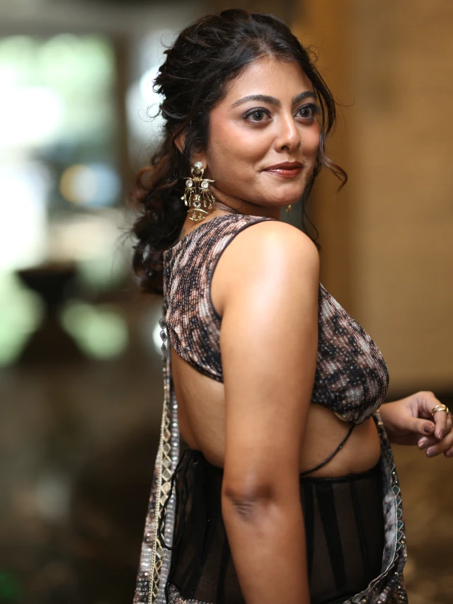 Merin Philip Mesmerizing Looks in Saree