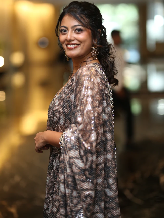 Merin Philip Mesmerizing Looks in Saree