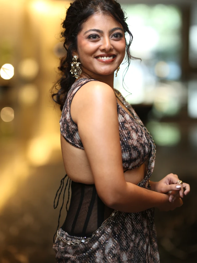 Merin Philip Mesmerizing Looks in Saree