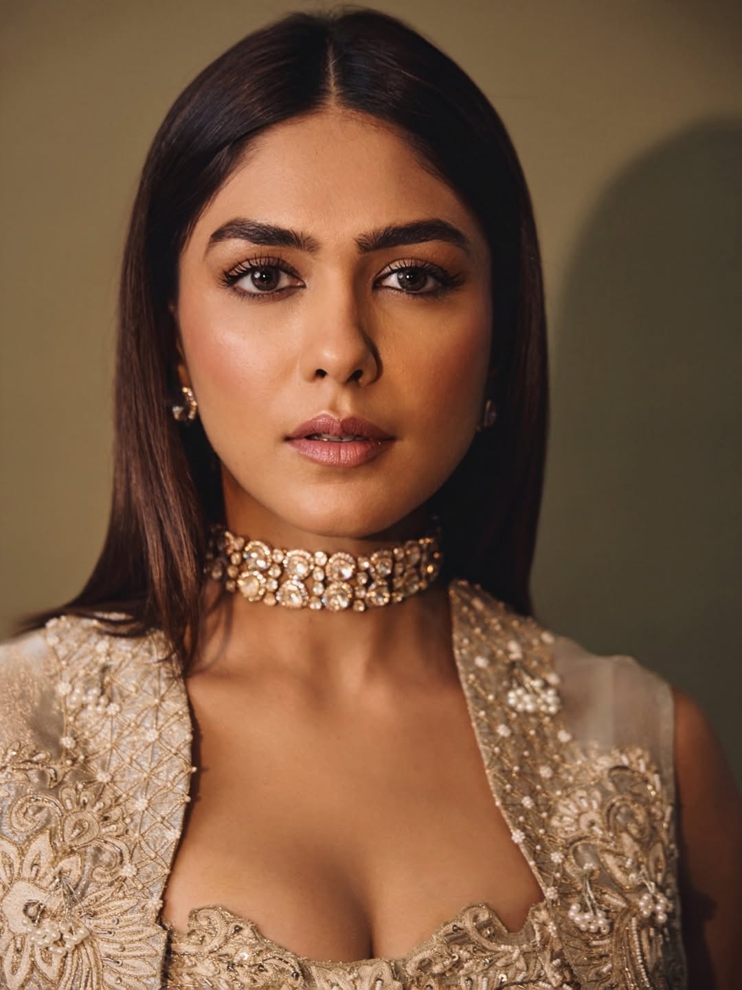 Mrunal Thakur Shines with her Beauty