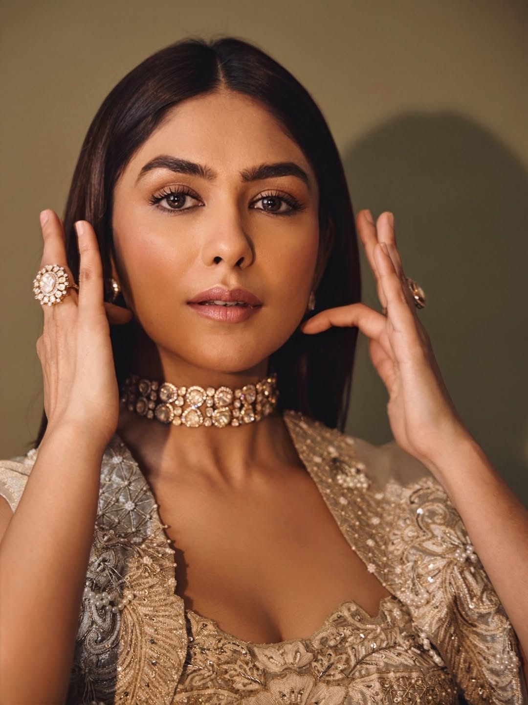 Mrunal Thakur Shines with her Beauty