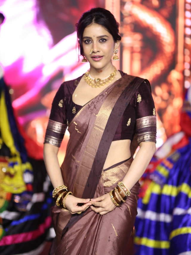 నాగ బంధం మూవీ ఈవెంట్‌లో నభా నటేష్ ట్రెడిషనల్ లుక్స్