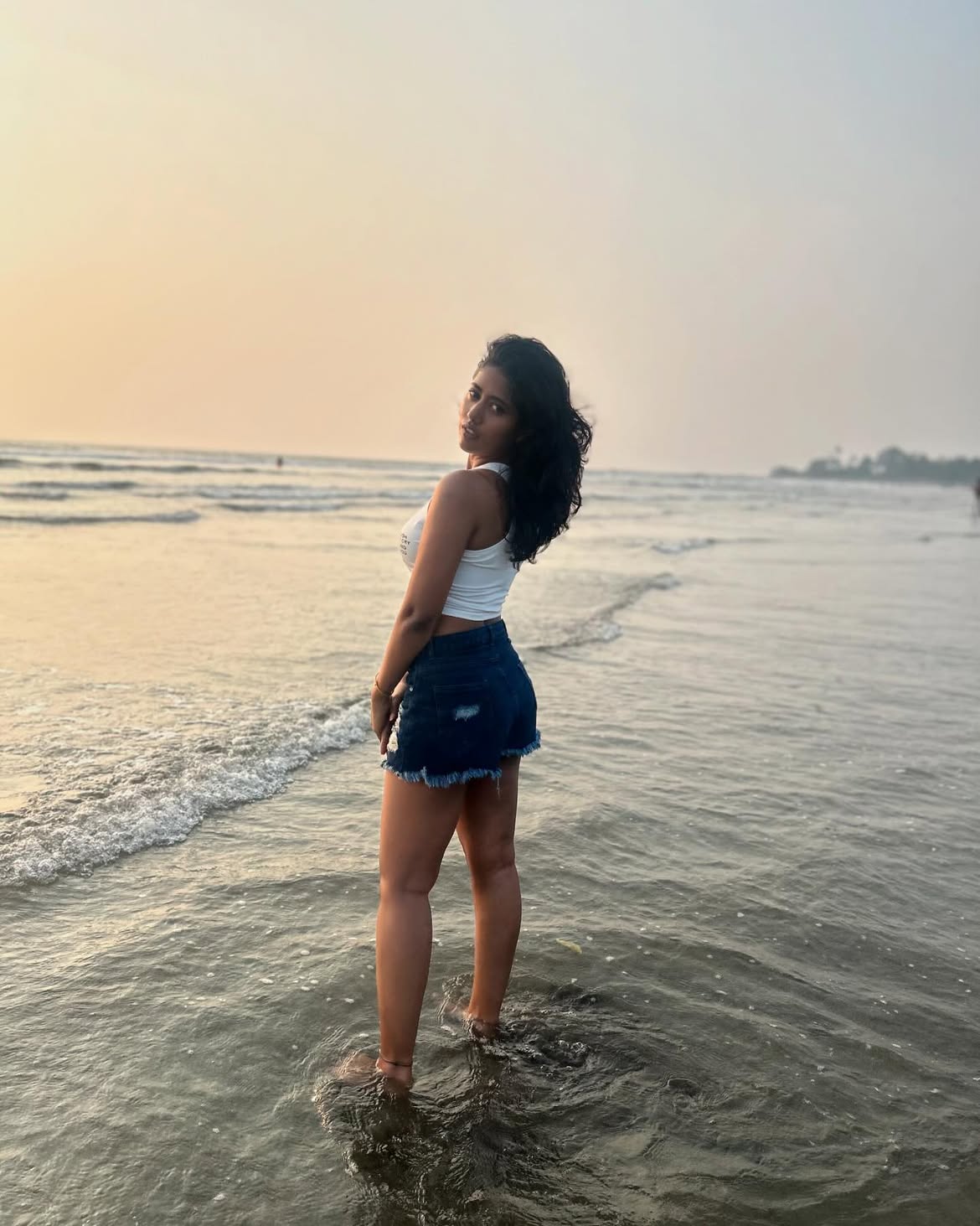 Memu Copulam Actress Parvathie Modern Looks