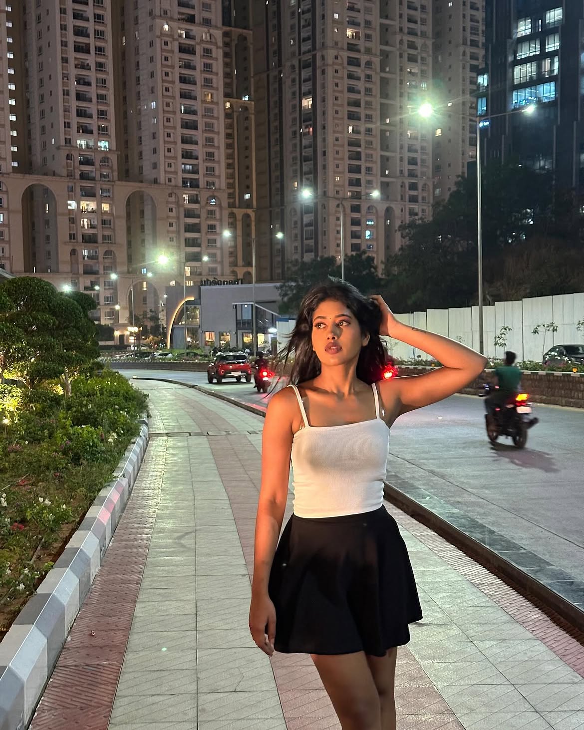 Memu Copulam Actress Parvathie Modern Looks