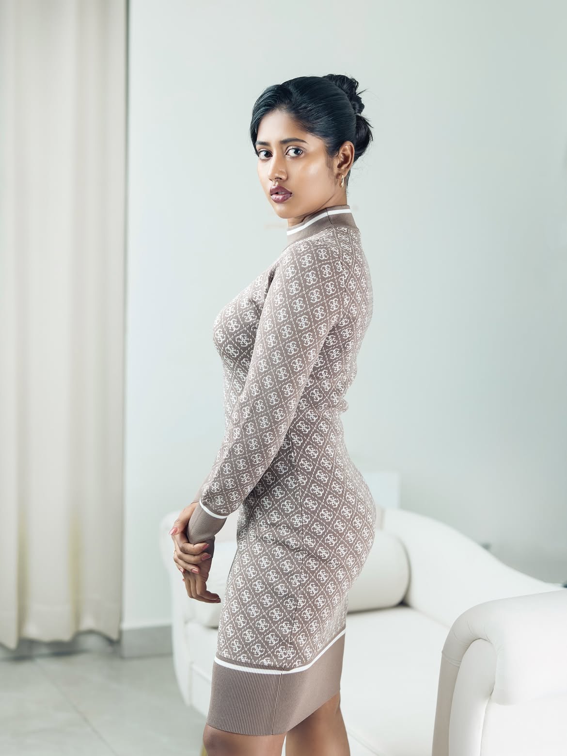 Memu Copulam Actress Parvathie Modern Looks