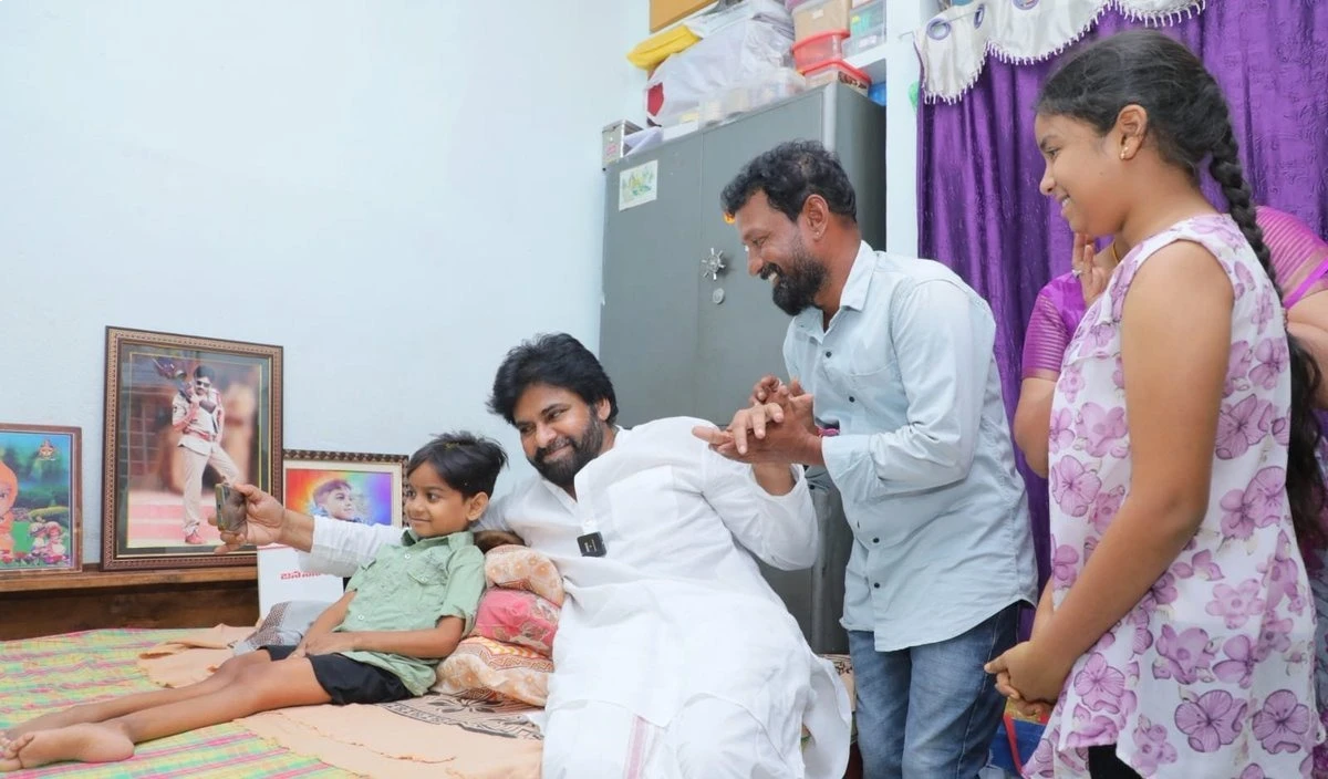 Pawan Kalyan fulfills a fan's wish