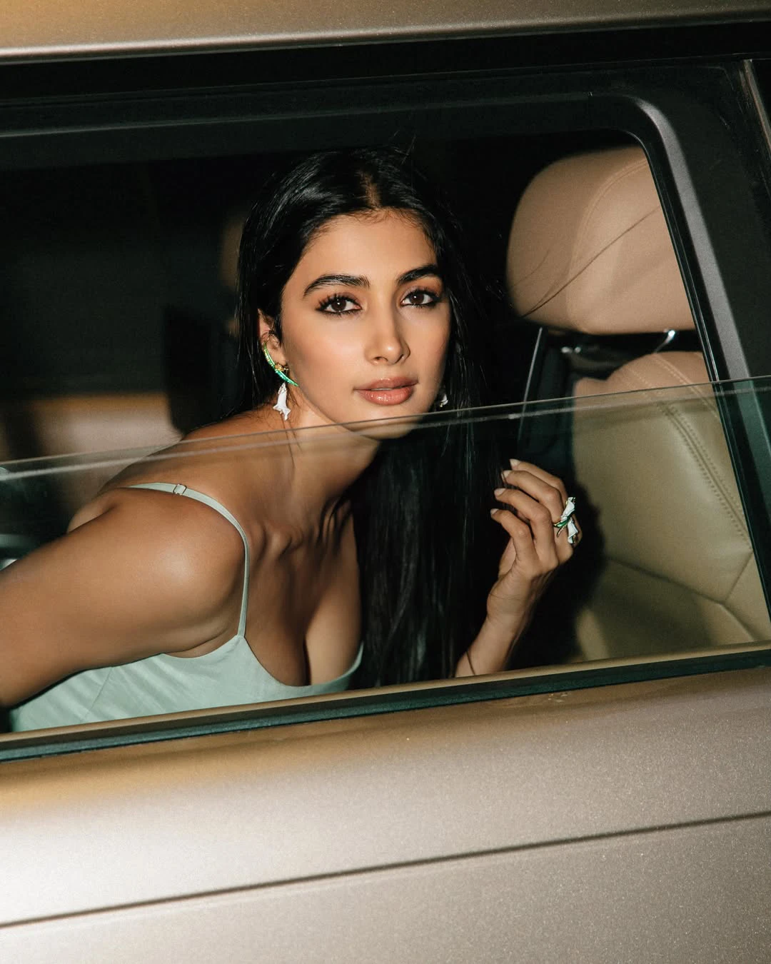 Pooja Hegde Latest Cute Photos